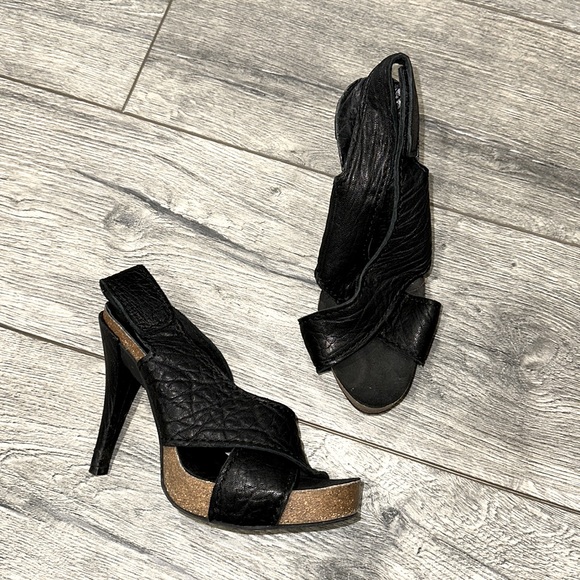 • Pedro Garcia • Open Toe Pebbled Leather Black Heels Criss Cross 38 Women’s - Picture 2 of 5